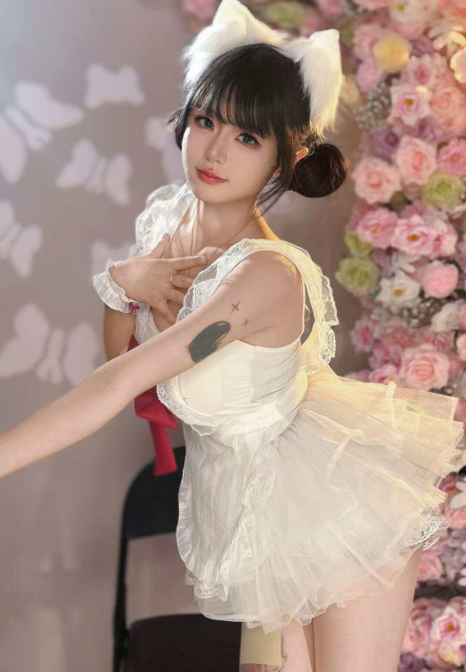 小e饱饱 写真合集（持续更新）